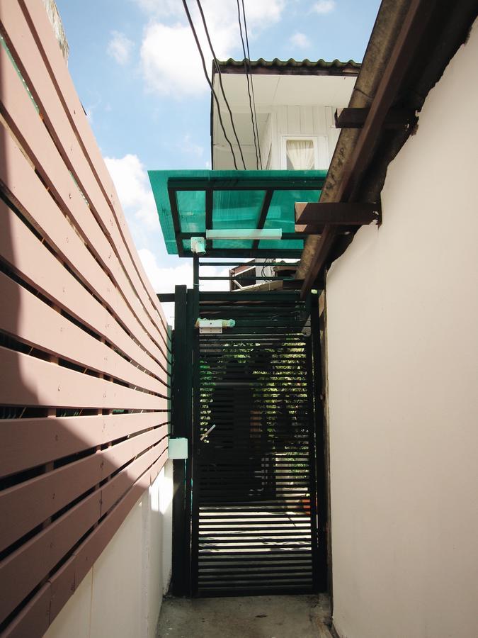 Auberge de jeunesse Baan Nai Trok à Bangkok Extérieur photo
